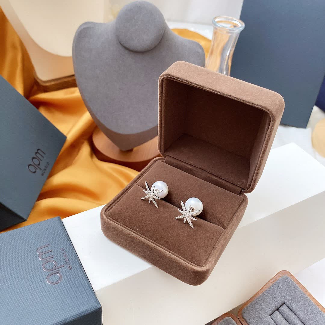 APM Monaco Udo Silver Star and Pearl Earrings